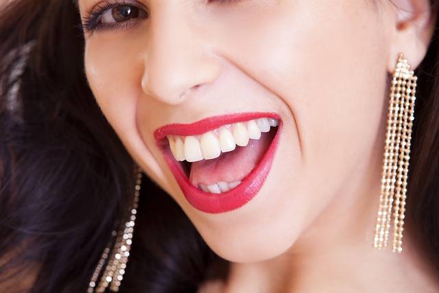 sourire dents blanches 